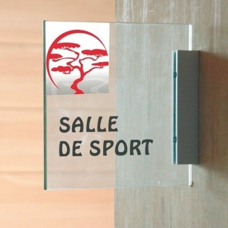 Plaque de signalétique plexi en drapeau