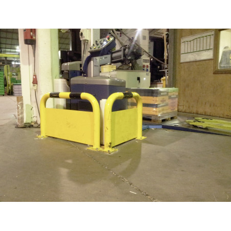 Arceau de protection robuste en acier avec plaque anti-encastrement pour sécurité optimale