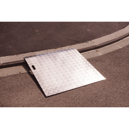 Rampe d'accès aluminium MANKOU - idéale usage intensif